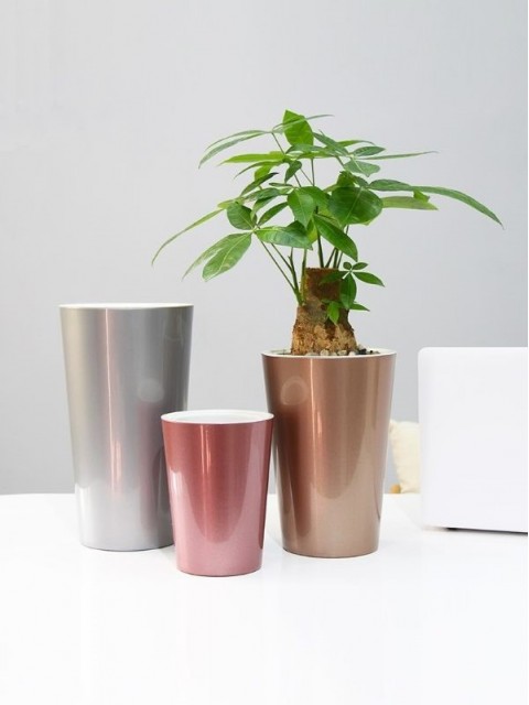 Classy Metallic Round Pot